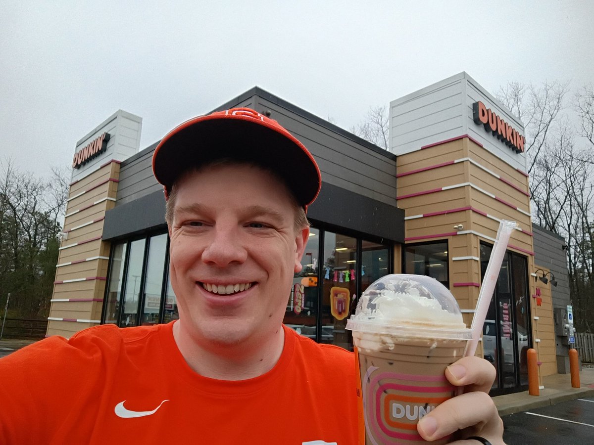 Stormrunnerer's tweet photo. Dunkin location #62 rt 70 Whiting, NJ https://t.co/2pqZ77MR6c