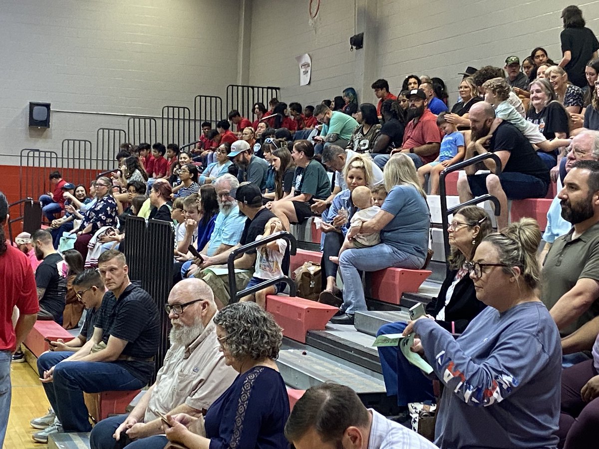 CanyonMiddle's tweet photo. Great job tonight Jaguar Band! Thanks to all the 8th graders for three great years of band! #canyonmiddle #RiseandRoar @CMS_Quidachay @RhondaBrown_ @CoreyStLaw @lyonseducator https://t.co/Cu2XQfIafc