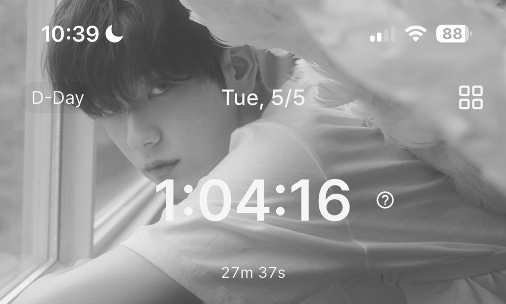 hneyswan's tweet photo. trying to take it slow so I don’t get burnout before the midterms 🐇🤍 #studytwt https://t.co/Zcaw2VWemS
