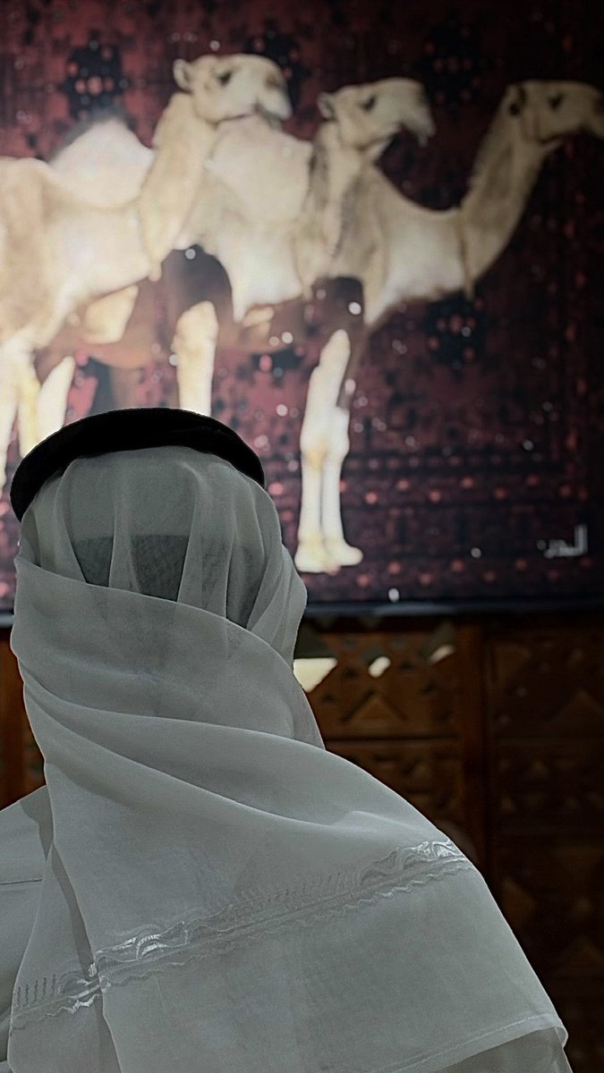 99uM's tweet photo. اللياااااااااالي يا قمر ليلي -قصيرة- 
لا يضيع العمر في 
طرد السراااااااااااااب https://t.co/mWzvZi8dyd
