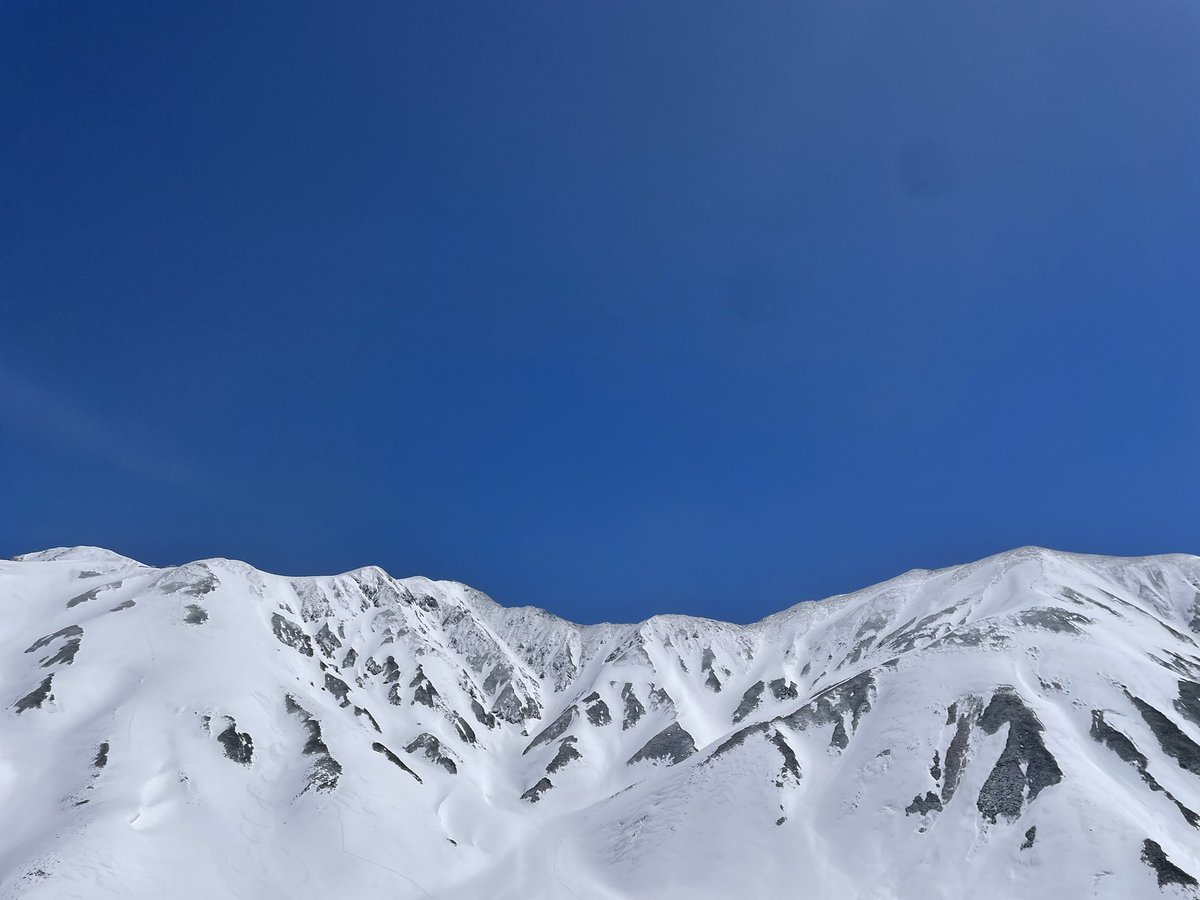 KGWanderVogel's tweet photo. 立山PW【5/2-5/5】
天候の問題で目標の行程は達成できませんでしたが、判断力を問われる場面が数多あり、確実にステップアップになるPWでした！！❤️💪🏻

立山ありがとう！半年後、秋の立山でお会いしましょう✨
#立山
#室堂
#別山
#雷鳥沢 https://t.co/J9zf5aMNQz