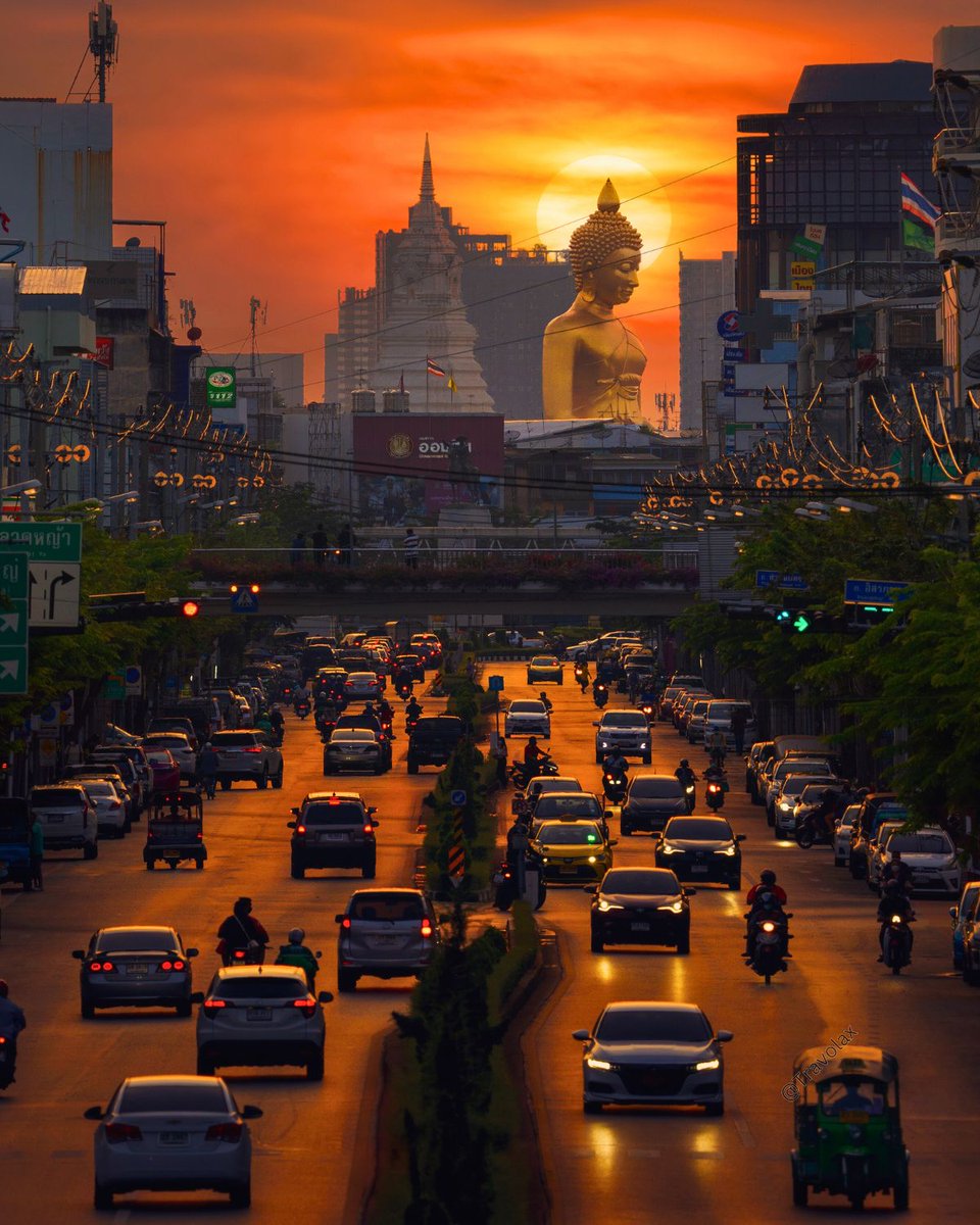 Travolax | Always Traveling tweet media