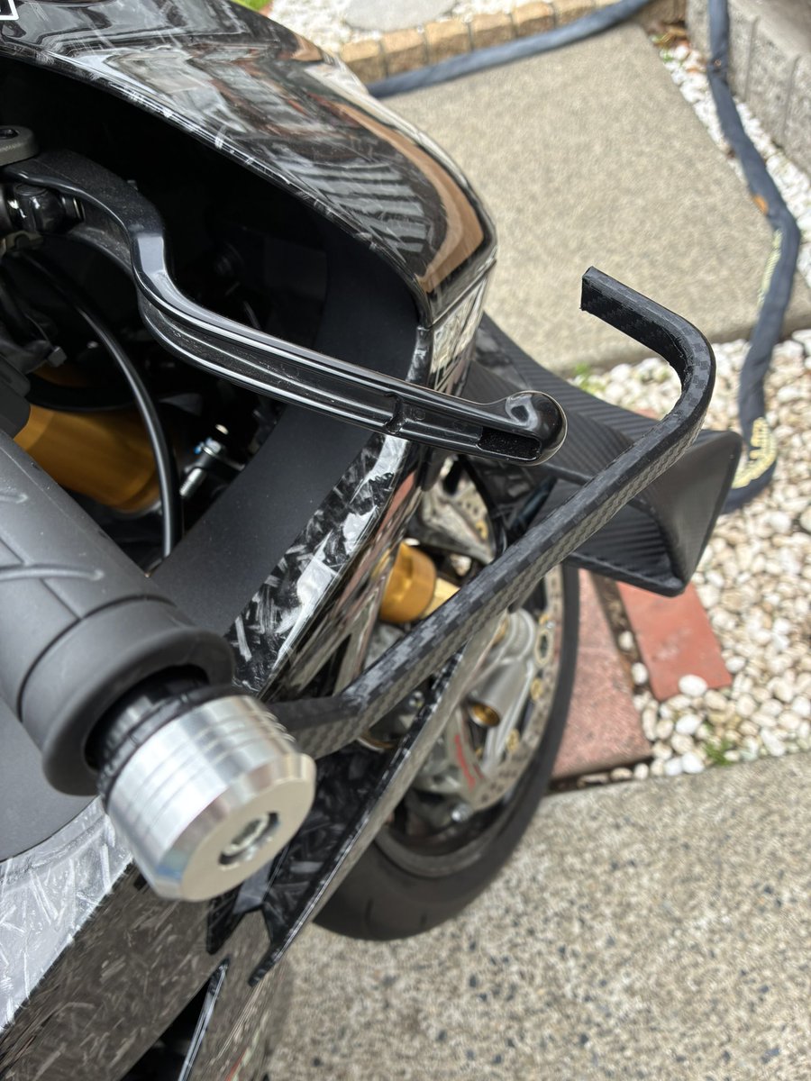 evilvit's tweet photo. レバーガード作った

#cbr1000rrrsp https://t.co/z575zlIYSM