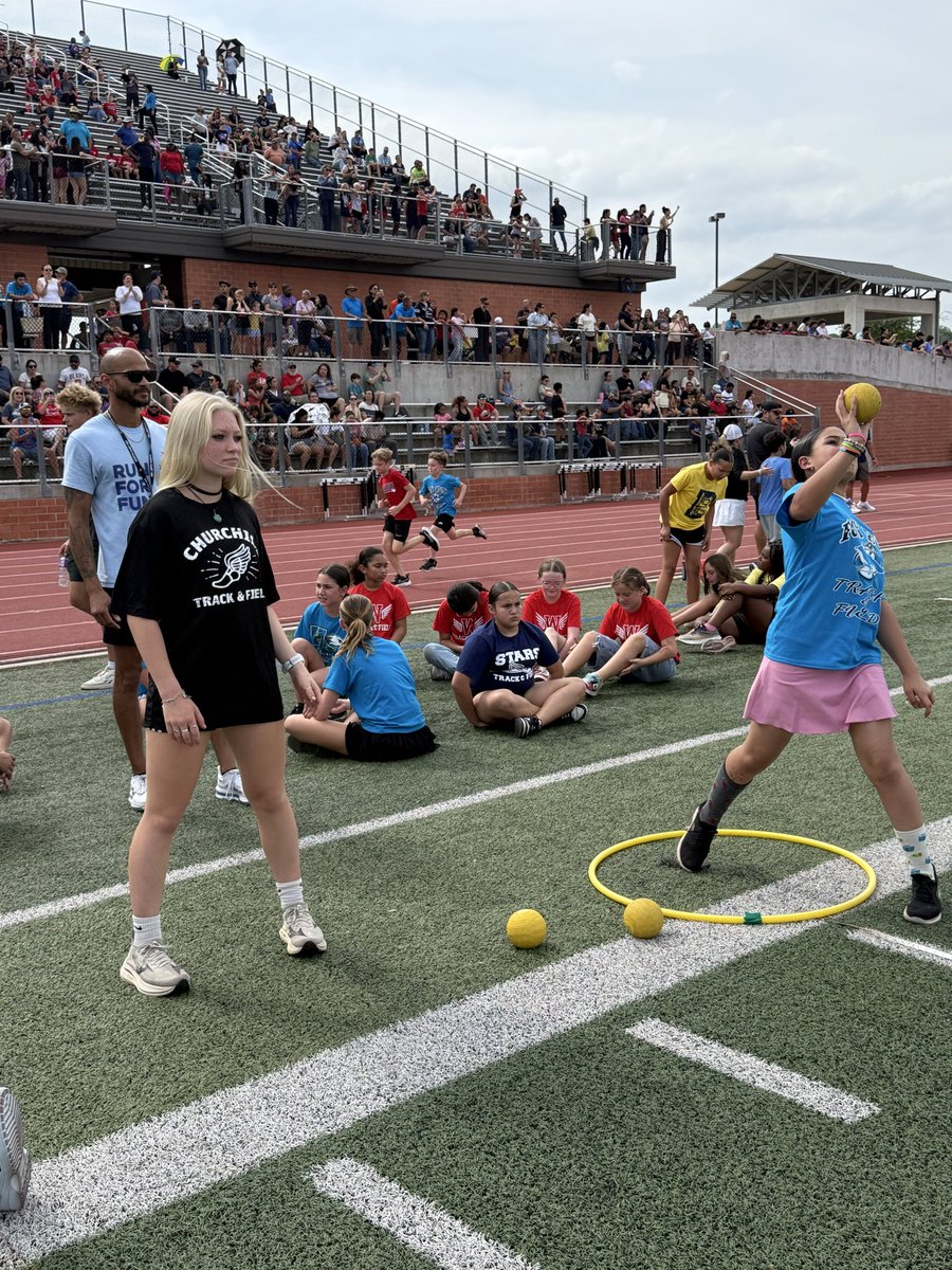 CoachG2233's tweet photo. Chargers in action! Student athletes from both @XcChurchill and @WCTRACK_FIELD programs were on hand today to both help out and cheer on future student athletes at our @NeisdAthletics elementary school track meet. @CoachNateShaw  @LoriMurach https://t.co/KFi4vUXFWc
