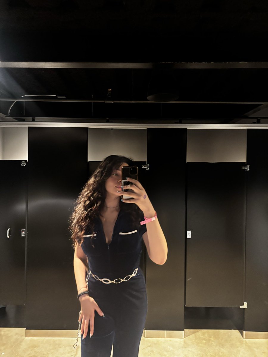 Goddess Lydia tweet media