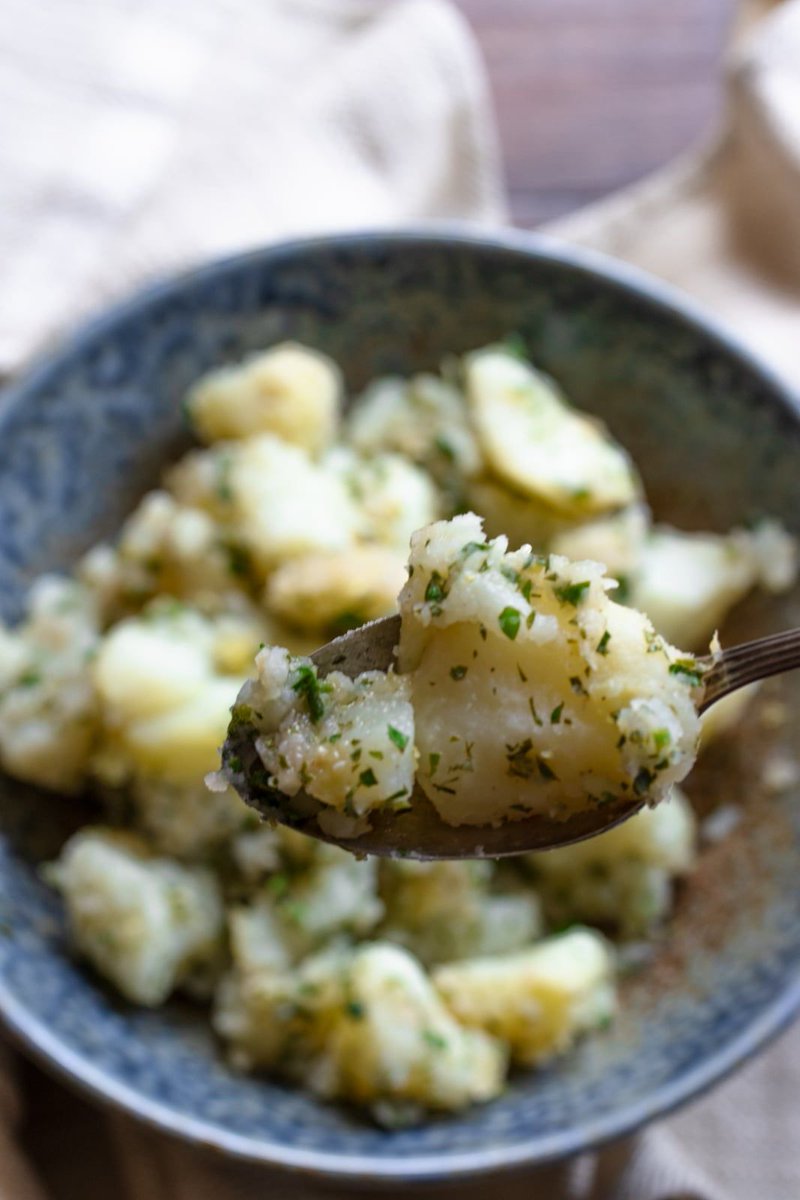 giangiskitchen's tweet photo. Simple, comforting, and full of love 🥔💛
Nonna’s favorite warm potato salad.
https://t.co/0bVBhzgDb5
#ComfortFood #FamilyRecipes #PotatoSalad #GiangisKitchen #EasySides https://t.co/7Guu1dhiiX