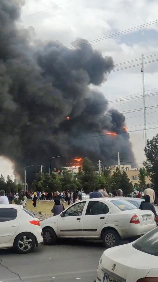 theinspire72961's tweet image. #Iran | 8 dead in fire at shopping centre west of #Tehran 

The local fire department said the cladding of the building was flammable and this contributed to a rapid spread of flames, the judiciary's Mizan news agency reported.