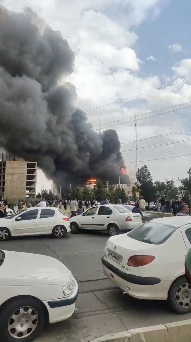 theinspire72961's tweet image. #Iran | 8 dead in fire at shopping centre west of #Tehran 

The local fire department said the cladding of the building was flammable and this contributed to a rapid spread of flames, the judiciary's Mizan news agency reported.