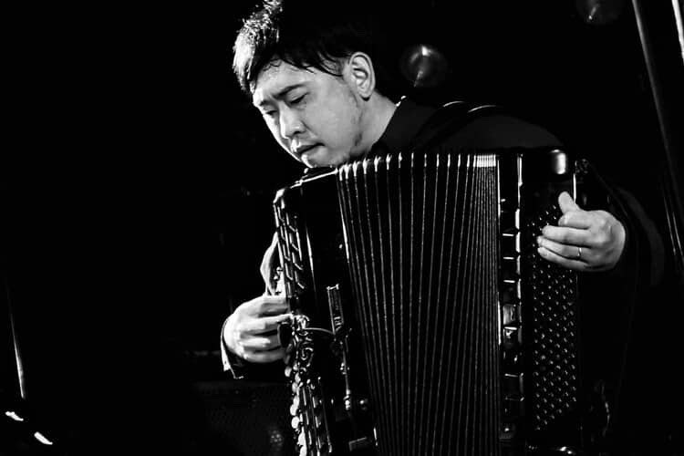 cafeanpu's tweet photo. 2026.5.21 (thu)
【osanpo vol.28】
田村賢太郎 （acc）
関島種彦（vIn,strings）
佐藤綾音 （wood）
start : 19:30 ~
tip system (+1drink order)

通常営業スタイルでの開催となります。どなたさまもお気兼なくゆるりとどうぞ。 https://t.co/RPxHwCfaWc