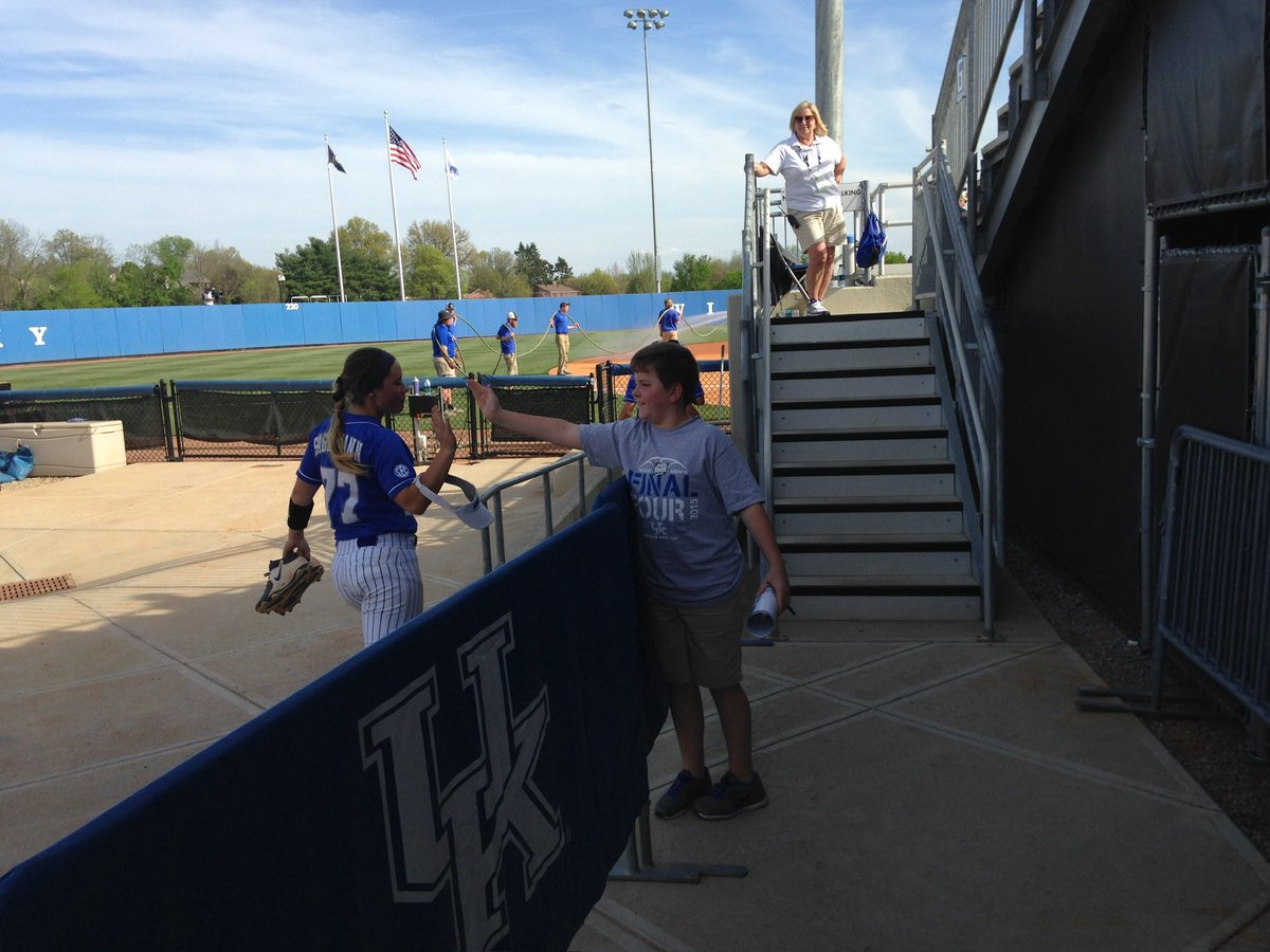 tybuck22's tweet photo. Thanks for letting me live out my childhood dream, @uksoftball!

It’s been the opportunity of a lifetime to be a manager for UKSB. I can’t thank the number of people that have impacted my life from this program enough. HMU for your dugout cheering needs, we’ve got a word doc.😹🫶🏼 https://t.co/6uUDQ5lYzC