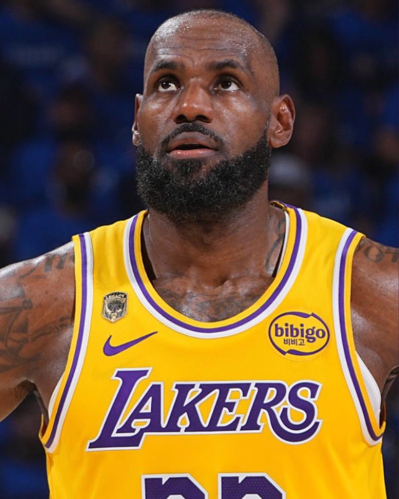 Lakers Lead tweet media