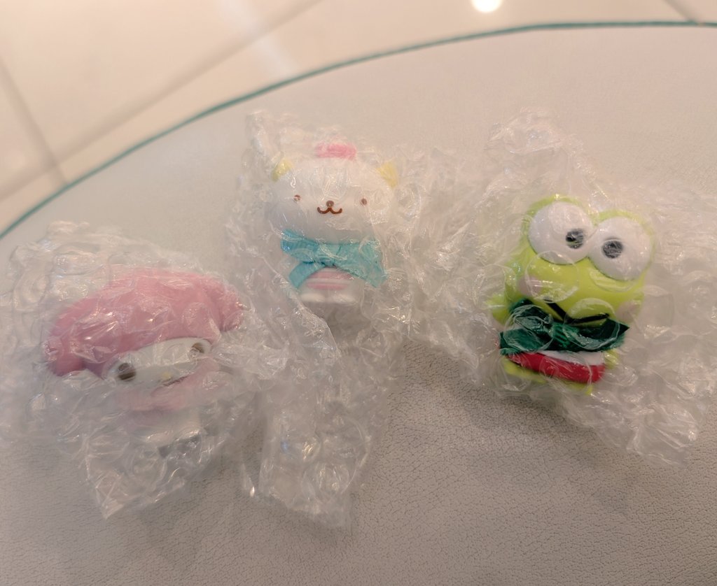 gomapek3's tweet photo. 【交換】サンリオ シークレットピンズ

譲：マイメロディ けろけろけろっぴ がおぱわるぅ
求：あひるのペックル マイスウィートピアノ KIRIMIちゃん こぎみゅん

本日5/6ピューロまたは夕方新宿にて手渡しでの交換希望です。 https://t.co/bN7rjWnFPC