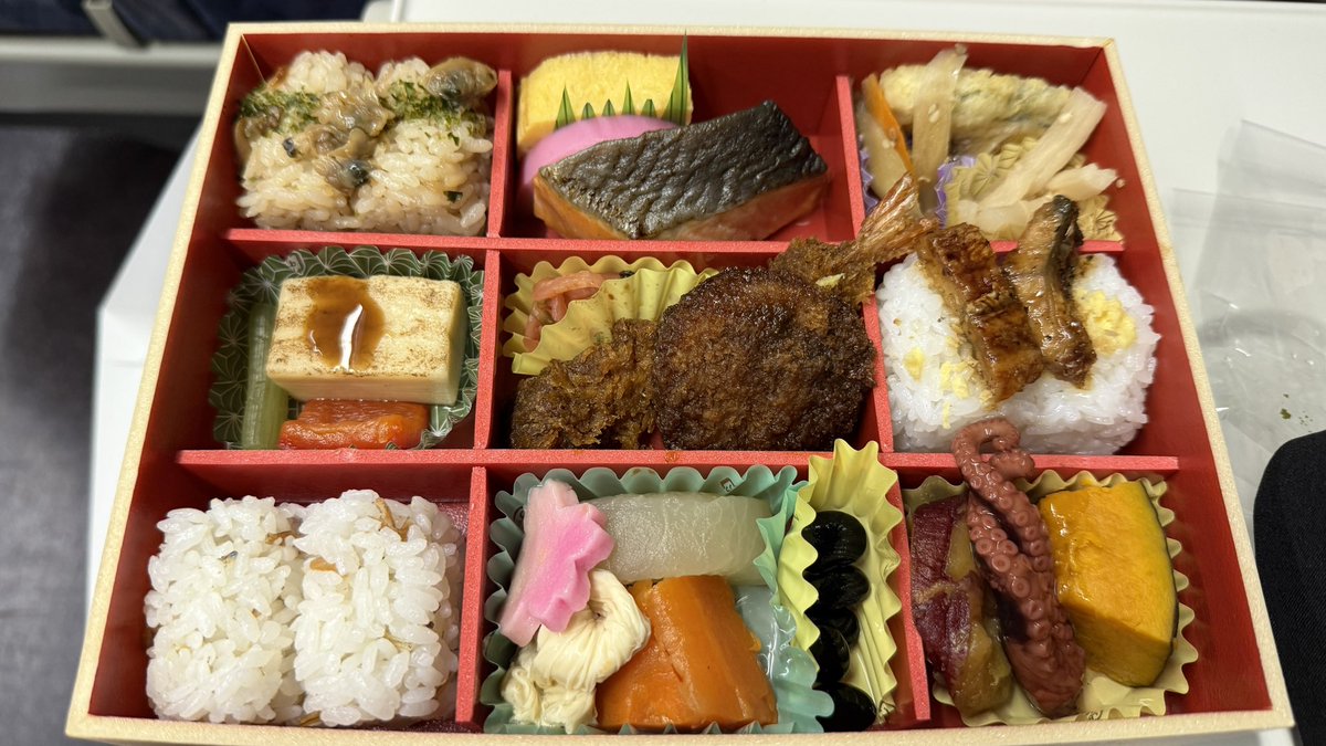 お昼ご飯を食べます
