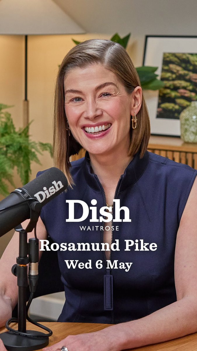 RosamundSource's tweet photo. 🎧 NEW | Rosamund Pike on the ‘Dish’ Podcast is out now.

Listen on Spotify here: https://t.co/1vH7CsfE0N https://t.co/rtdjyKBIaq