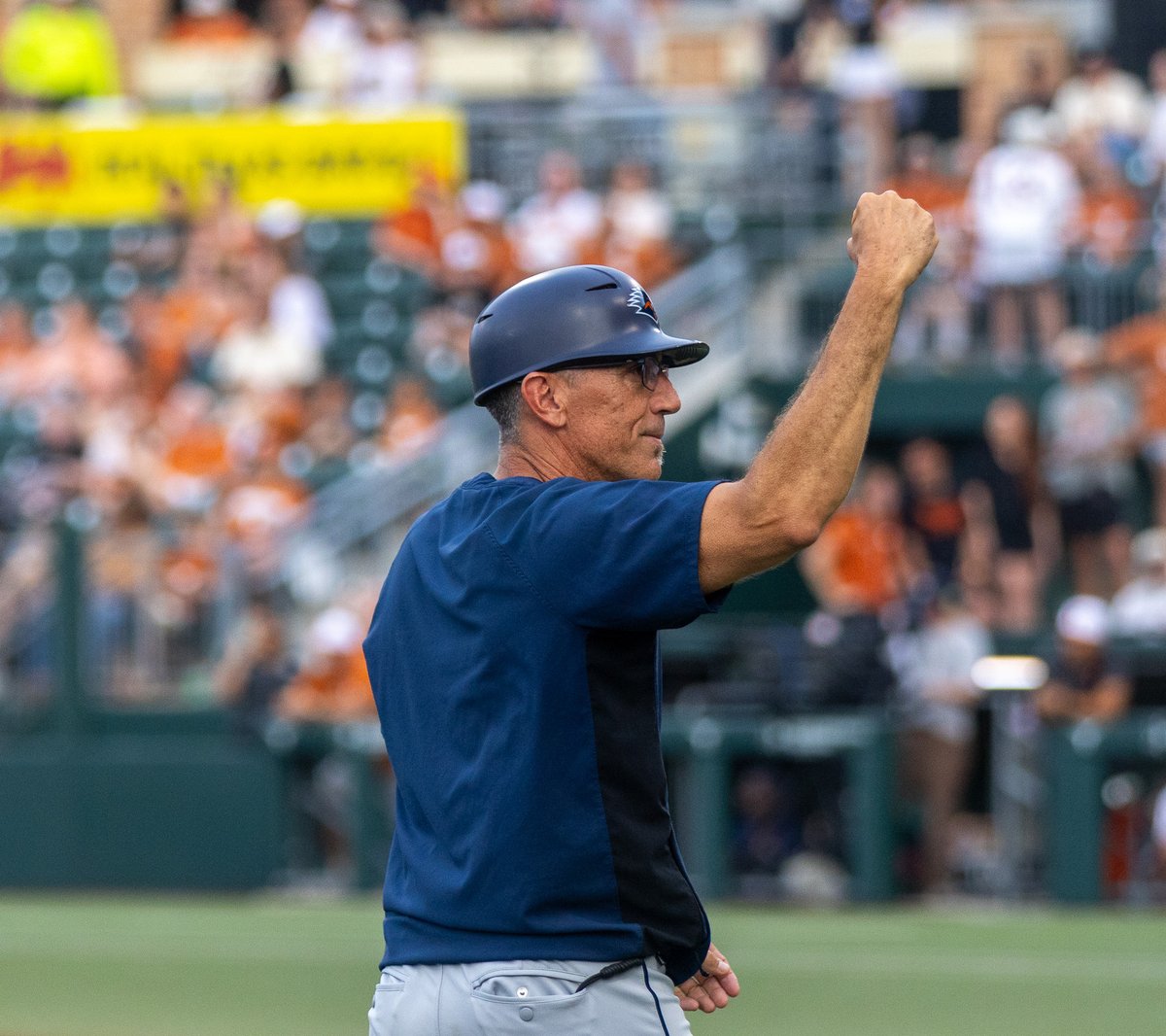 rylanphotog's tweet photo. Pat Hallmark after the Roadrunners' loss to No. 4 Texas:

"I told the guys in the locker room, they've got to keep their heads up and just know that it's such a joy to get to do what we do. That's the message I tried to tell them. We've got to learn from it. 

"We'll go to practice tomorrow and learn from this. We'll relive it, and it'll hurt. At the same time, look what we get to do. We all get to be here in a wonderful environment - a beautiful baseball stadium on a beautiful night, two hungry teams that like to play baseball and compete. 

"Even after a loss, I can count my blessings. We will persist like we have all year."