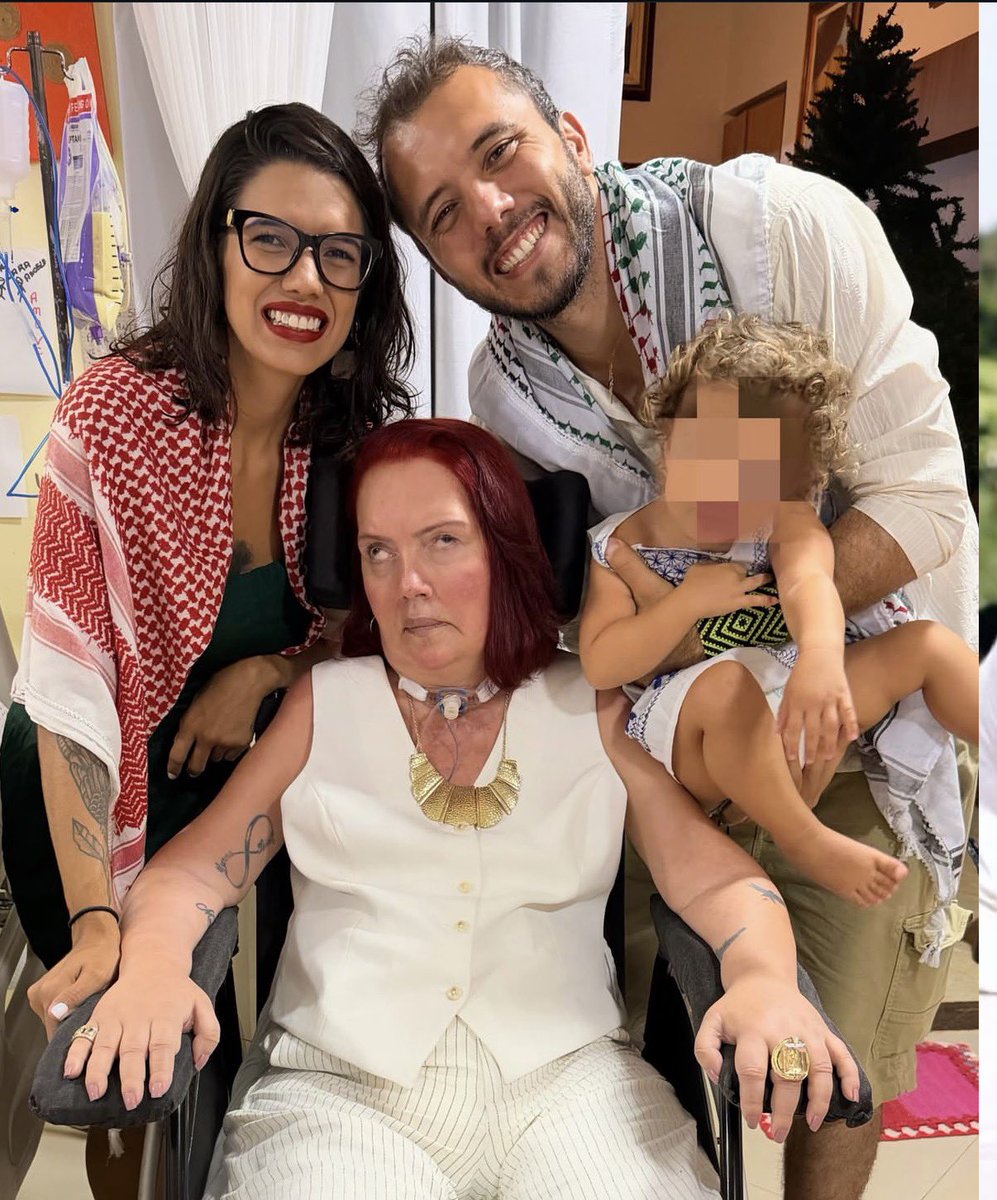 La madre di Thiago non c’è più.

Oggi il cuore è pesante. È arrivata una notizia che spezza il respiro: la mamma di Thiago è venuta a mancare. Un dolore enorme, che lascia senza parole.

E c’è qualcosa che rende tutto ancora più straziante: Thiago non è libero. Non può