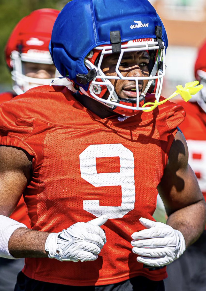 Dawgs_Report's tweet photo. Per ESPN recruit rankings Georgia TE room currently has:

#1 TE-Y Elyiss Williams(‘25)
#1 TE-H Ethan Barbour(‘25)
#1 TE-H Kaiden Prothro(‘26)
#1 TE-H Jaden Reddell(‘24)
🤯

#GoDawgs https://t.co/AMVYRDe3WD