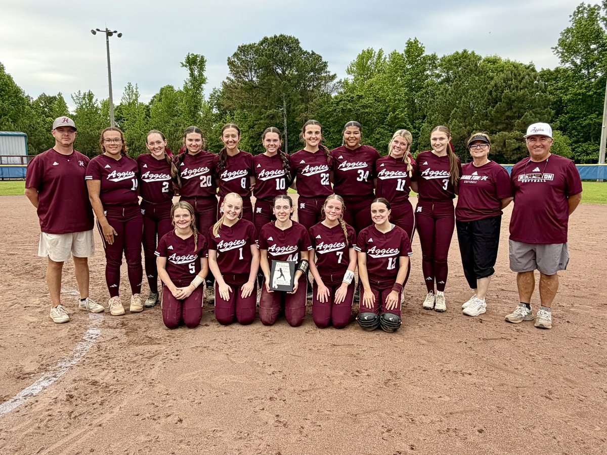 MollySandlin's tweet photo. Regional bound!! I pitched 6 innings, 4 hits, 2 walks and 4 strikeouts!! I also went 3-4 with a triple and 3 rbi’s. We beat Haleyville to advance. See y’all Monday in Florence. @megdcurry @sarahcespedes1 @SallieB34 @supersyd22 @Acozart44 @spatte1108 @CoachHawkinsUNA @CoachHampton_  
@CoachNelson_NWF 
@coachangelbrown 
@jaiden_farnetti @11bwade @UWFSoftball @AndyLeeNWF @CareyCoachHogue @HannieB08 @coach_kgreen @Coach_DBowling @betyree @CiaraHanson_ @UAH_SB @UUAthleticsSB @ALFC2028 @LadyAggieSB @coachspisto2 @fosterfastpitch