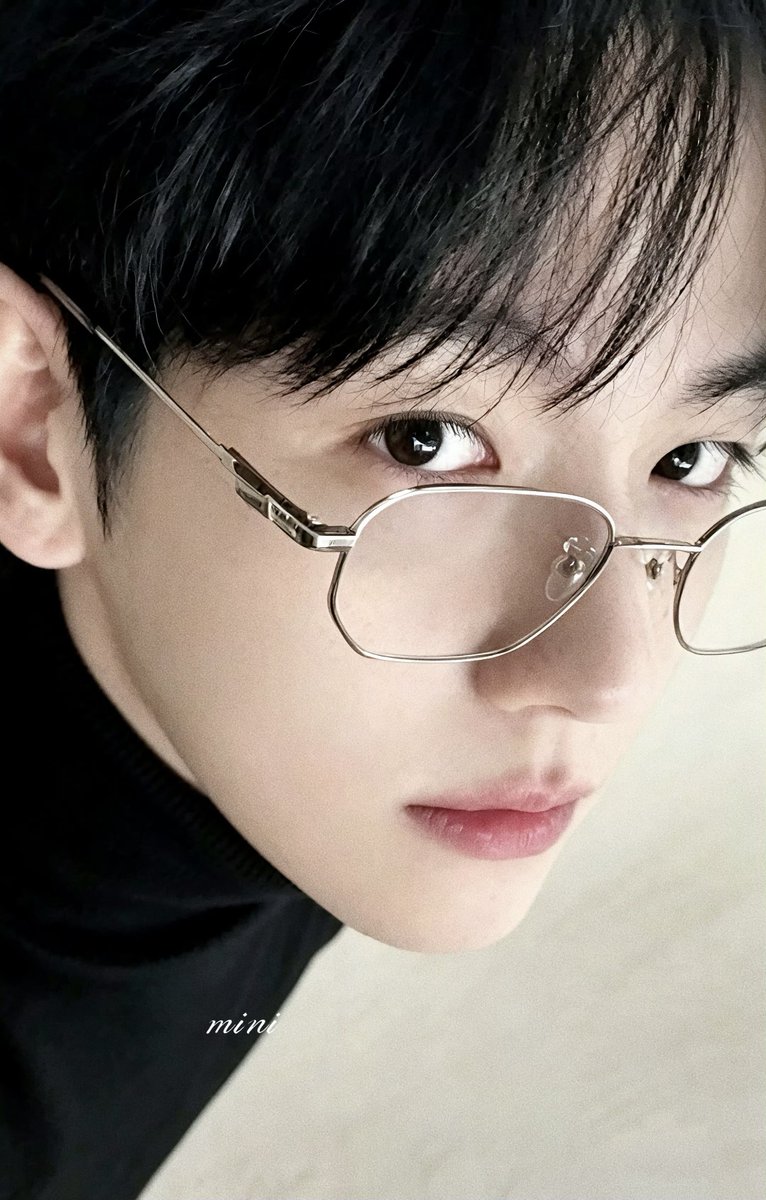 YOUNG너드백현 진짜 잘 컷다