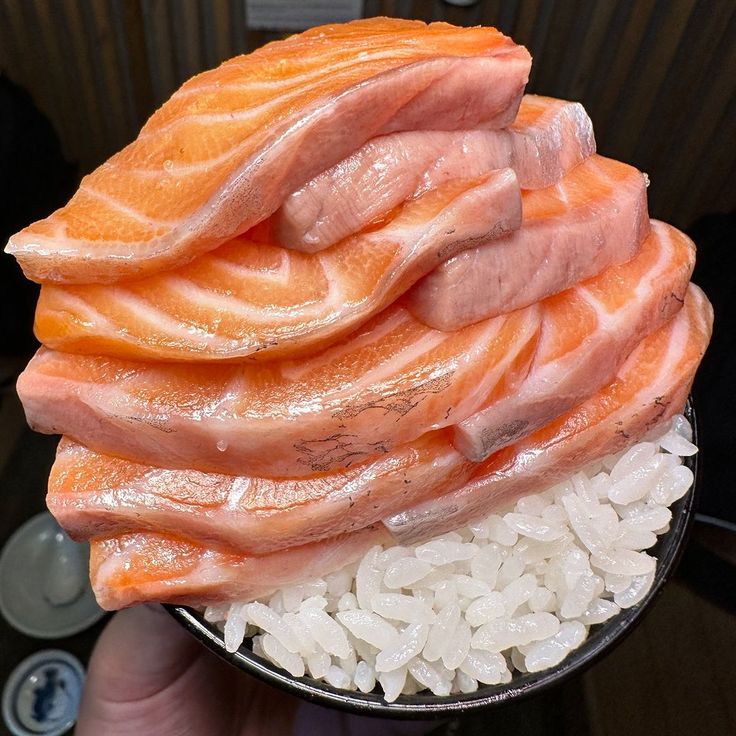 GAO19135429's tweet photo. なんぼサーモン好きでも
多いですわ〜😂 https://t.co/hjhACChy0z