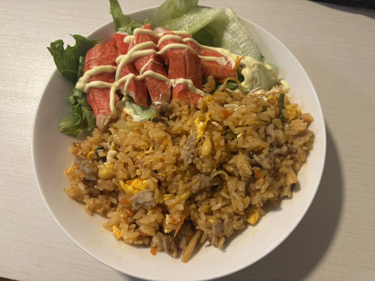 3331M3331's tweet photo. お昼にカニサラダとビビンバ風チャーハンを作りました！んで、チャーハンを作り過ぎたのでお昼まだの人？よかったら食べに来ませんか〜〜 https://t.co/xGBPITLtiF
