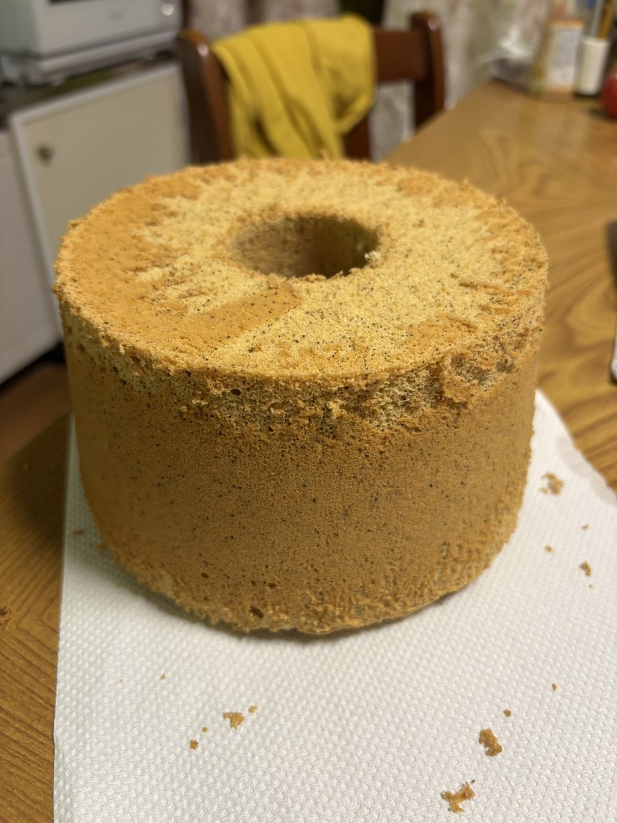 dj_kenshiro's tweet photo. 紅茶のシフォンケーキ

米粉
米油
きび糖
豆乳
アールグレイ

で作った体に優しいケーキ

焼けたー https://t.co/vMRr4OaqK9