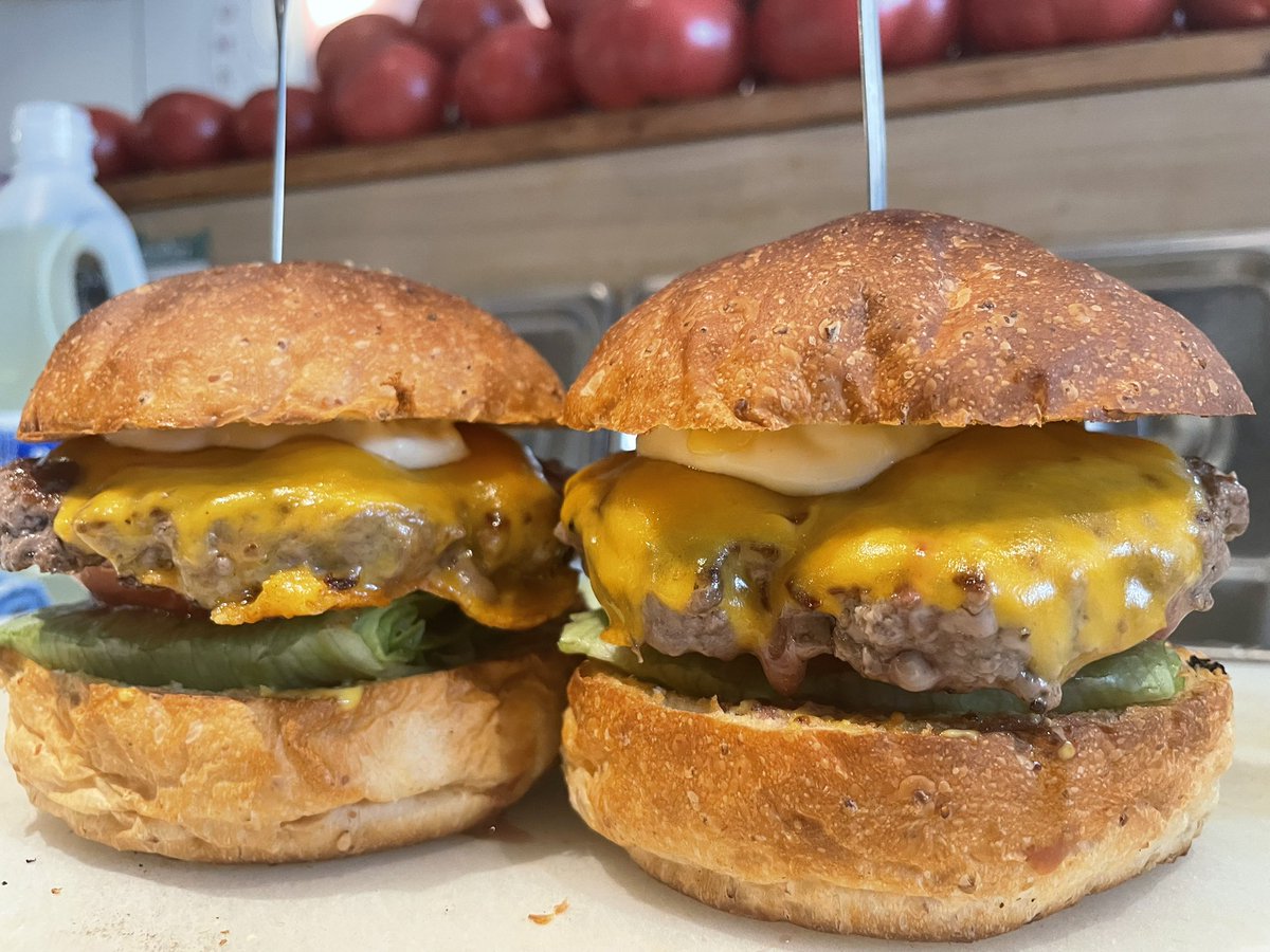 CHILLAX BURGERS &WINE チラックス 池袋グルメバーガー ハンバーガー tweet media