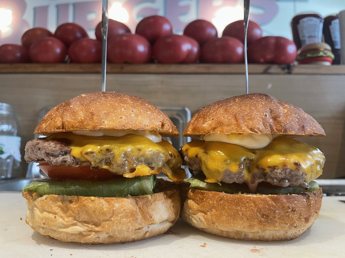 CHILLAX BURGERS &WINE チラックス 池袋グルメバーガー ハンバーガー tweet media