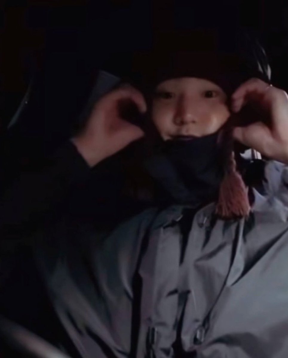 𝑅 𝑒. 르노이리 tweet media