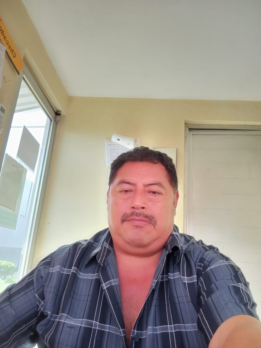Me está invitando a tabasco, Heberto 50 años, viudo, me mando material si quieren verlo comenten y denle mucho like.