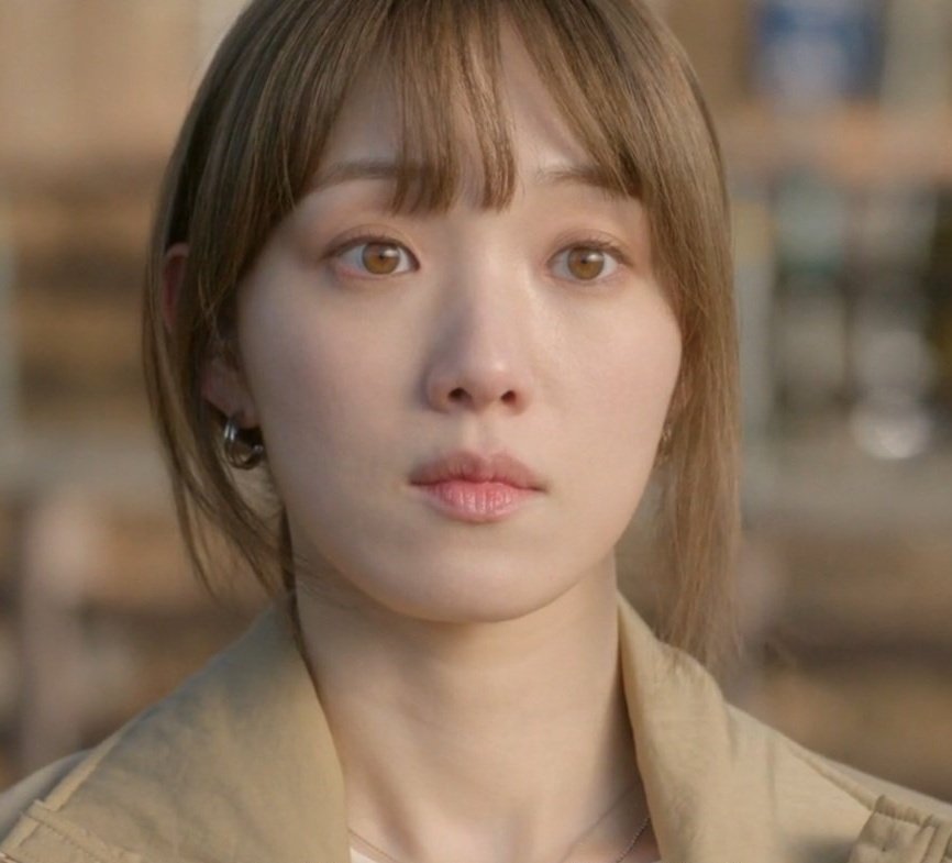 the difference between her dilated and constricted pupils 👁👁