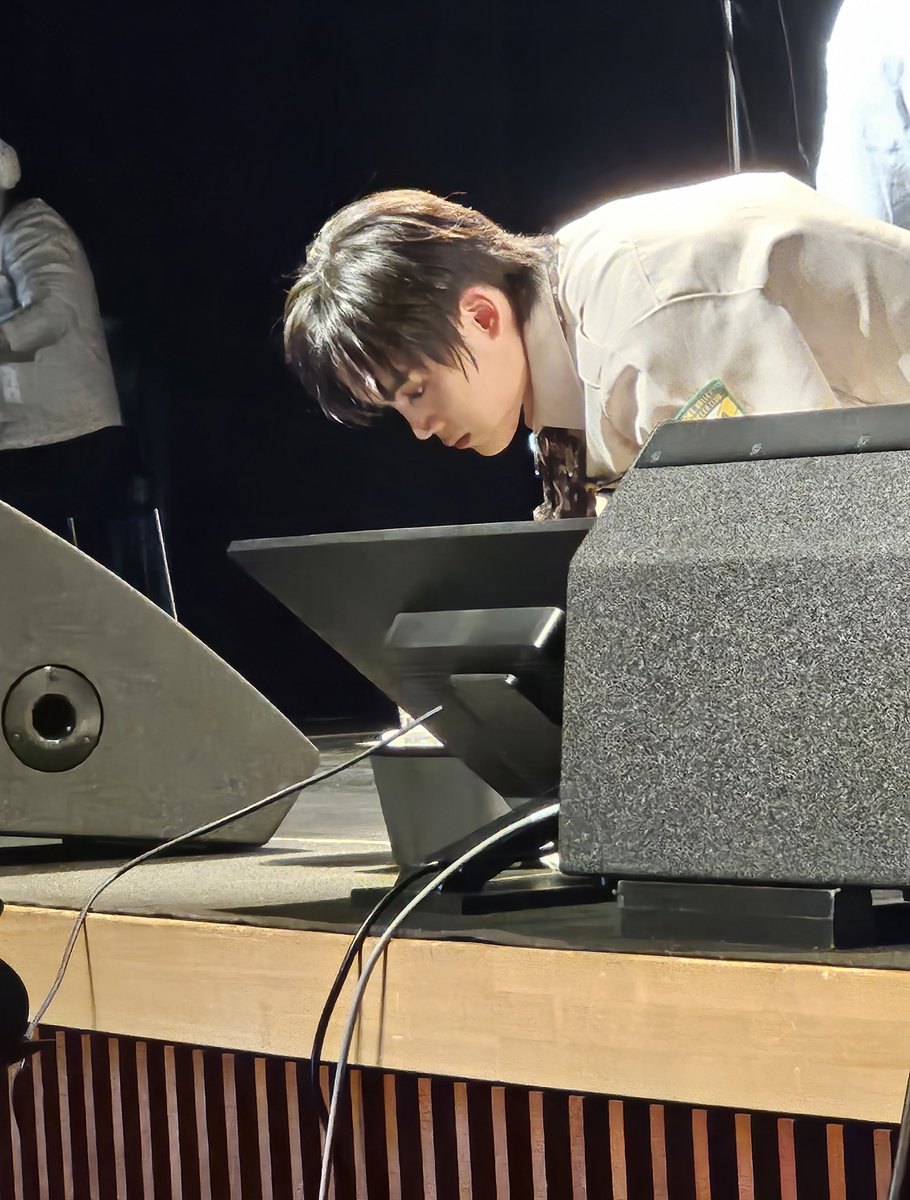 RaiShinono's tweet photo. タイトル当てゲームで曲の聴き分けに本気なPD
#ONEPACT #원팩트
#TAG #태그 #テグ https://t.co/6VDPoAqraQ