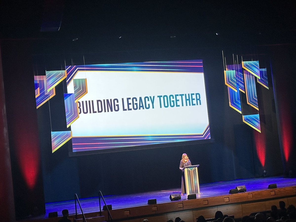 PathtoPinkston's tweet photo. We put students first in Dallas ISD! ❤️ What a great night of celebration! @Tanya_N_Shelton #RII https://t.co/EPAxWab2eo