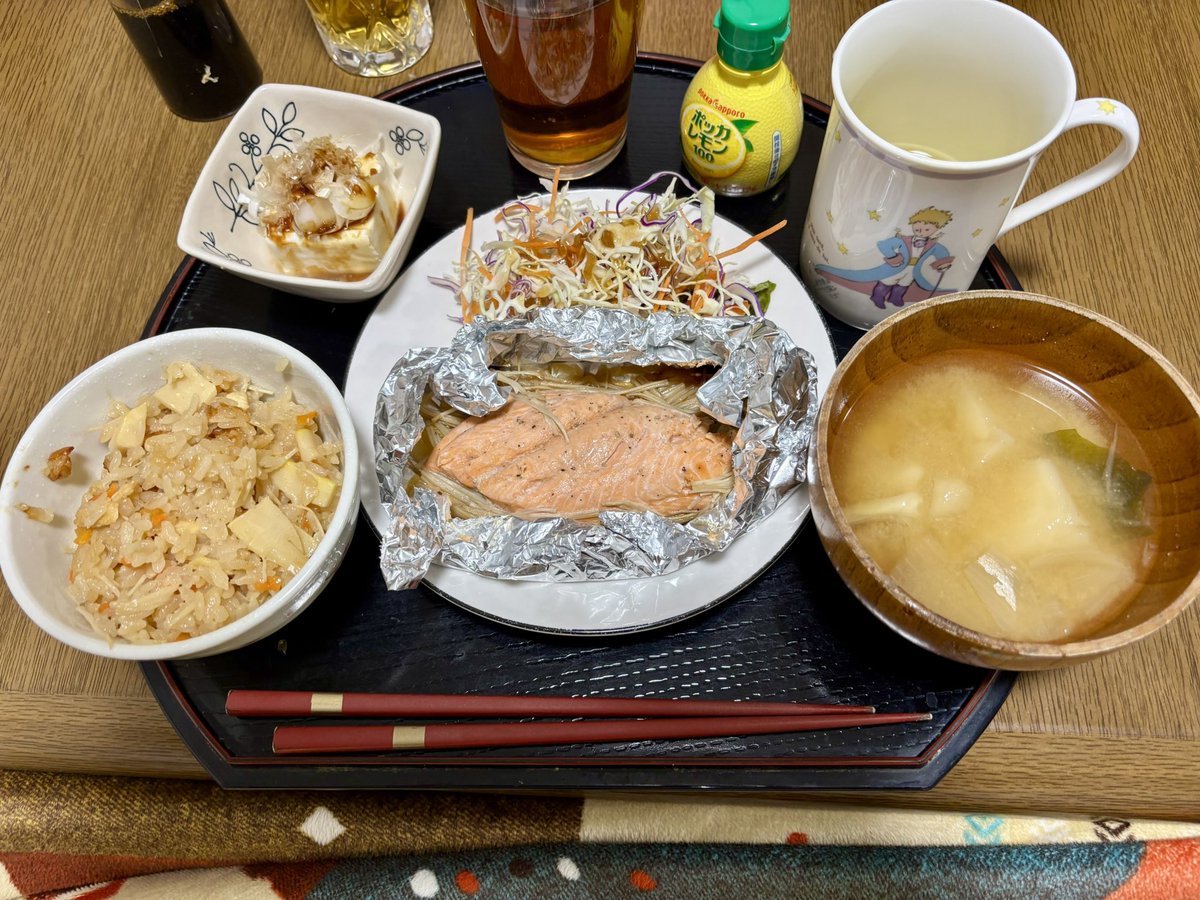 szmymnk's tweet photo. GWは、月末から入院してるﾏﾏﾝに代わって実家のﾊﾟﾊﾟﾝのご飯のフォローしてましたん。

普段自炊やらな過ぎなので1日2食用意しただけでも本当にえらい。

3食はムリ。 https://t.co/ynb5FAJlDK