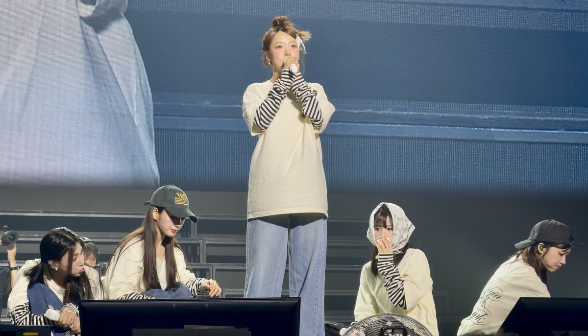 이 구도가 뭔가 너무 귀여웠어 #에이핑크 ✨
