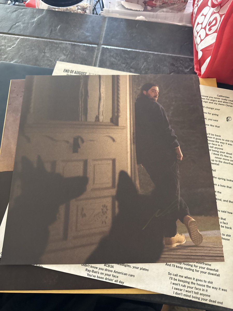 discolovrs's tweet photo. has anyone had any luck with noah’s support team? they told me they can’t do anything for me besides fully returning it https://t.co/POpoCygaFK