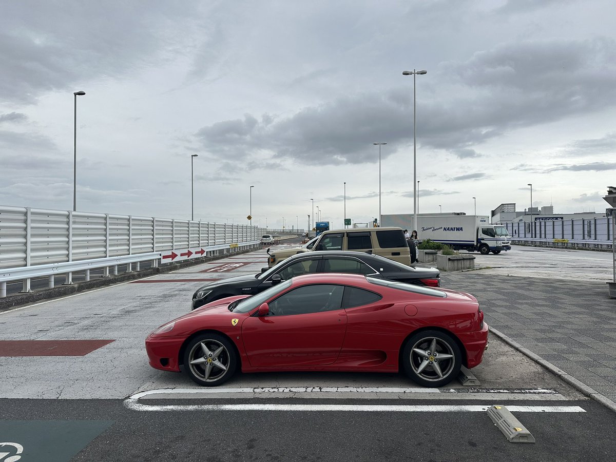 charan360320's tweet photo. 【今日のモデナの運転（約40日ぶり）】

大黒PA→辰巳PA→いつものところ
相変わらず、ヨーカドーへのお使い専用車です 。

【今日の買い物】
お水、お茶、パン、ミスド、ワンコ用品 https://t.co/nLm7LF9NxV