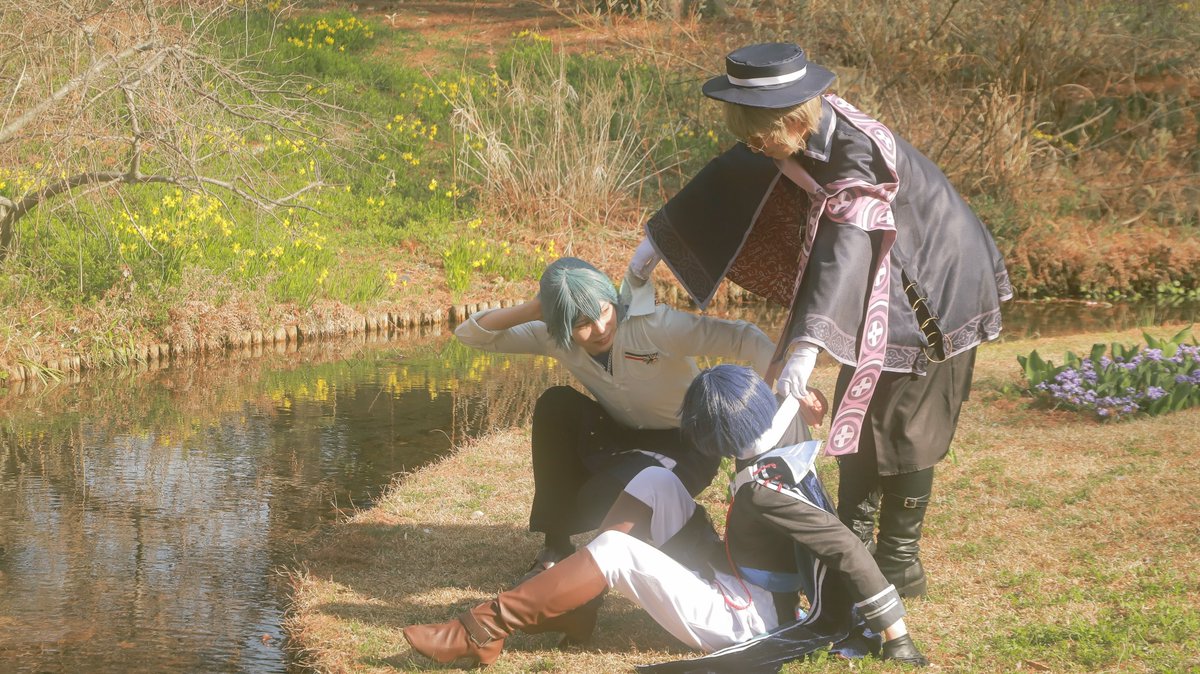 ⚠【cosplay/mhyk/Nero】

「いい天気で気持ちいいな」
「まさに昼寝日和だよなぁ」
「……君たち、ずいぶん余裕そうだが課題は終わっているんだろうな？」
「うわ！ファウス卜！？」
「げ、先生！？」

Shino：<a href="/yo_ta_yan/">よたは左右盲</a>
Faust：<a href="/Saku_rako_cos/">サクラコ@6日エーステマチソワ</a>
📸：<a href="/micro396_/">teva</a>
#春うららかな東併せ0321