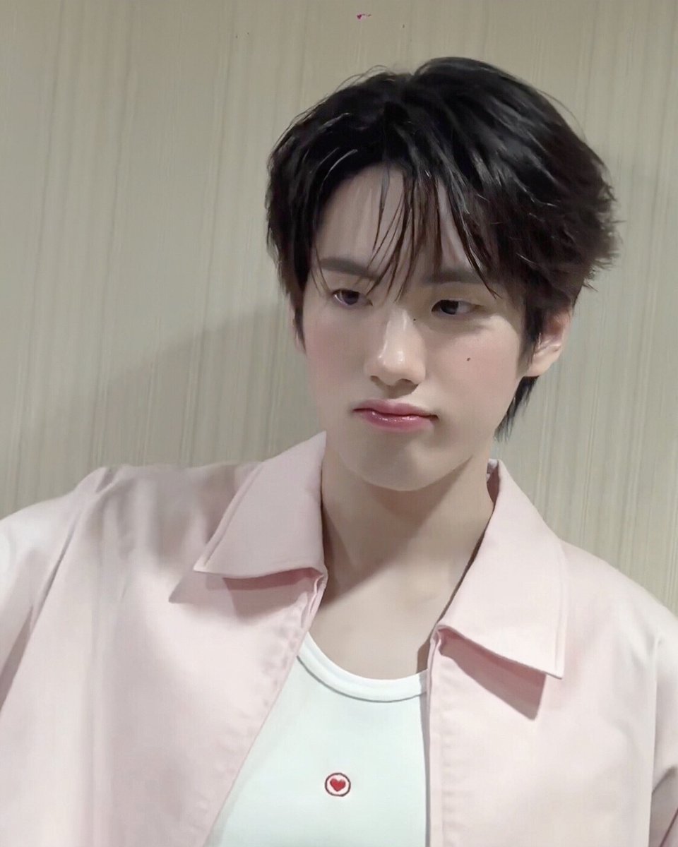 jeansistr's tweet photo. . ݁₊ 🎀⊹ ⋆pink cat ୨୧ . ݁˖ . ݁ https://t.co/iCWOTWHOz8