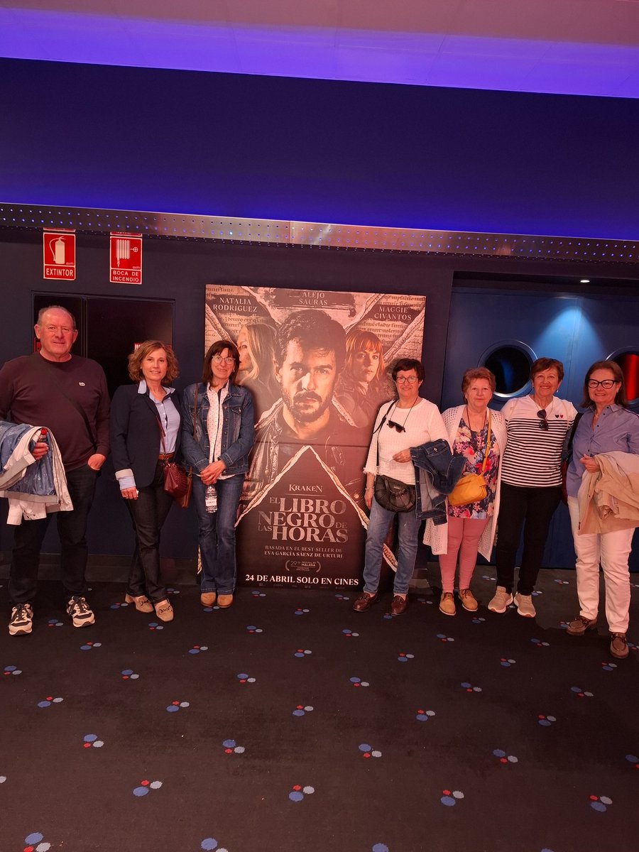 MONTECASTILLOBP's tweet photo. Tarde de cine Kraken: El libro negro de las horas. Obra de Eva García Saenz de Urturi, autora del XIX Encuentro Provincial de los clubes de lectura organizado en Montealegre. Saludos https://t.co/CyDOZshMkY