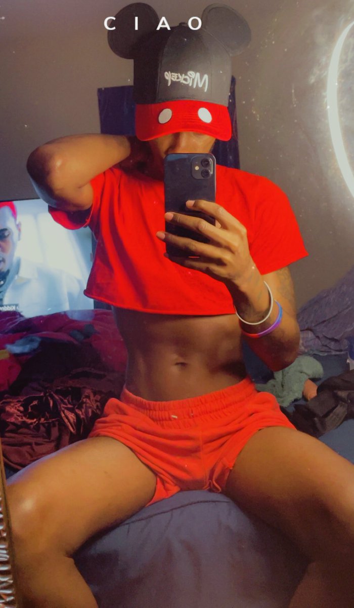 TankkJulio_'s tweet photo. - look, but don’t get comfortable. 😈 https://t.co/kkPCsNvrFC