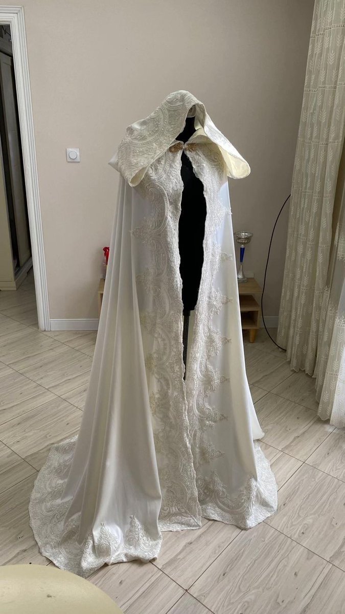 Pinterestdz_'s tweet photo. Burnous Djazaïri 🇩🇿✨️ https://t.co/AOwfyDIQab