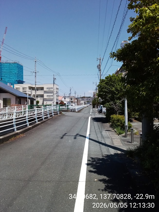 marigold______'s tweet photo. #静岡県
#浜松市
#苺ましまろ

今年のＧＷですが新幹線で東京駅から浜松駅まで移動しました

イチましの聖地巡礼
プリンを買った帰り道
ここは画角も含めてかなり再現度が高く写真を撮れたので満足 https://t.co/2VfBObpcg6