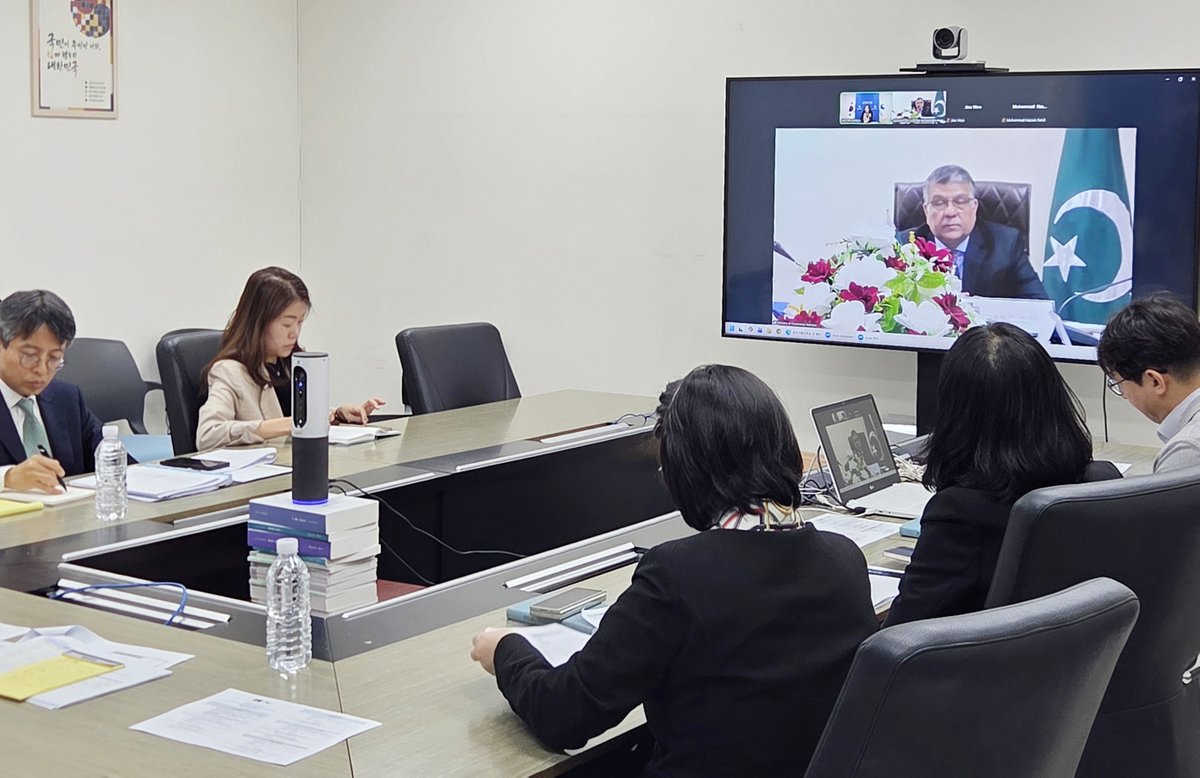 MOTIRKoreaEng's tweet photo. Acting Director General Kim Jang-hee of #MOTIR attended the first official round of #Korea–#Pakistan #CEPA negotiations by videoconference on May 4, 2026, with government negotiators from both countries, including Pakistan’s Additional Secretary for Trade Diplomacy Nasir Hamid. https://t.co/b6R7BGyZ1q