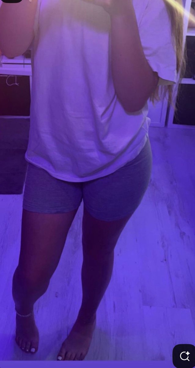 Princess18Lilly's tweet photo. Hey ihr Loser, während eure 18 jährige Herrin noch im Bett ist seid ihr brav am schuften um an mich senden zu dürfen! 😂😝 
Wer ist so brav und lässt sich von mir in der Mittagspause melken? 

Findom Zahlsklave Paypig Geldsklave humanATM Brat Zahlschwein Geldherrin princess https://t.co/n1XLN7MH4E