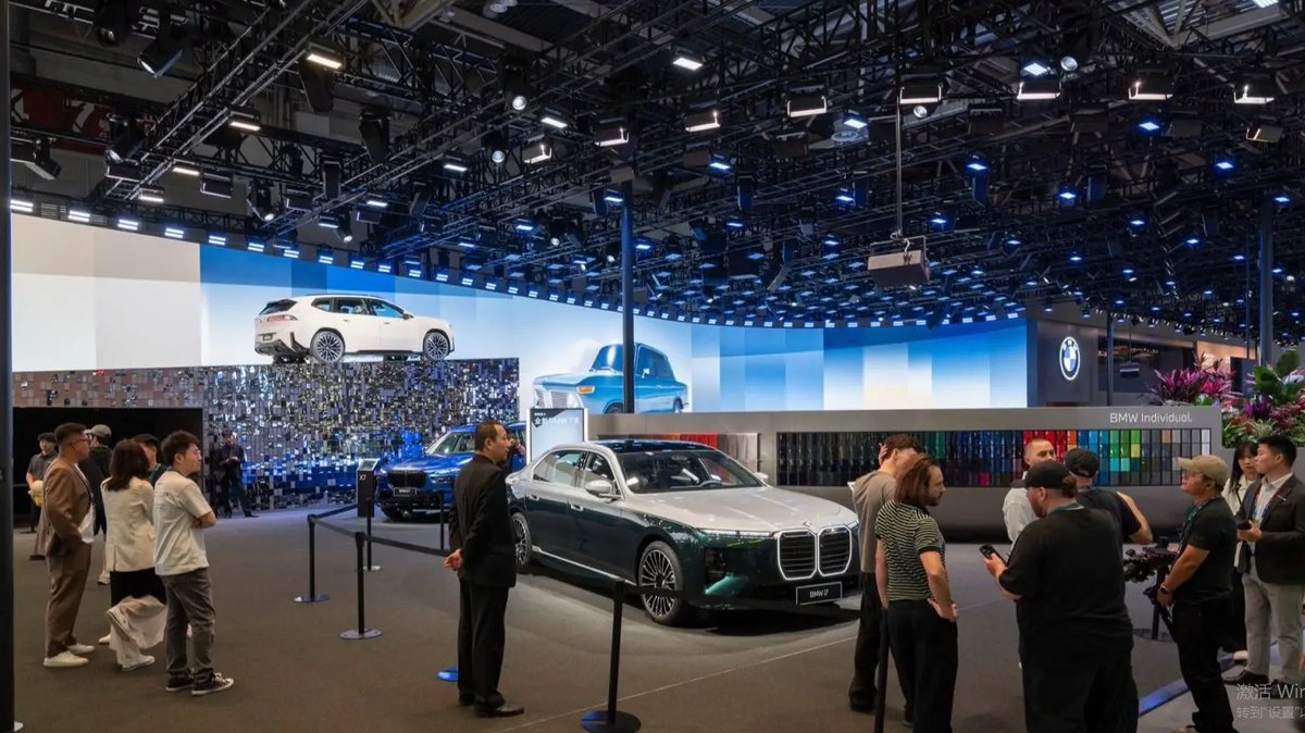 Kinglight08's tweet image. BMW’s booth at Auto China 2026 featured 350+ sqm of Absen SA Series LED 🔥

59m-wide main screen, 7680Hz refresh rate, and seamless Brompton processing delivered stunning visuals on-site &amp;amp; on-camera.

A benchmark for high-end exhibition displays.

#LED #BMW #AutoChina2026 #Absen