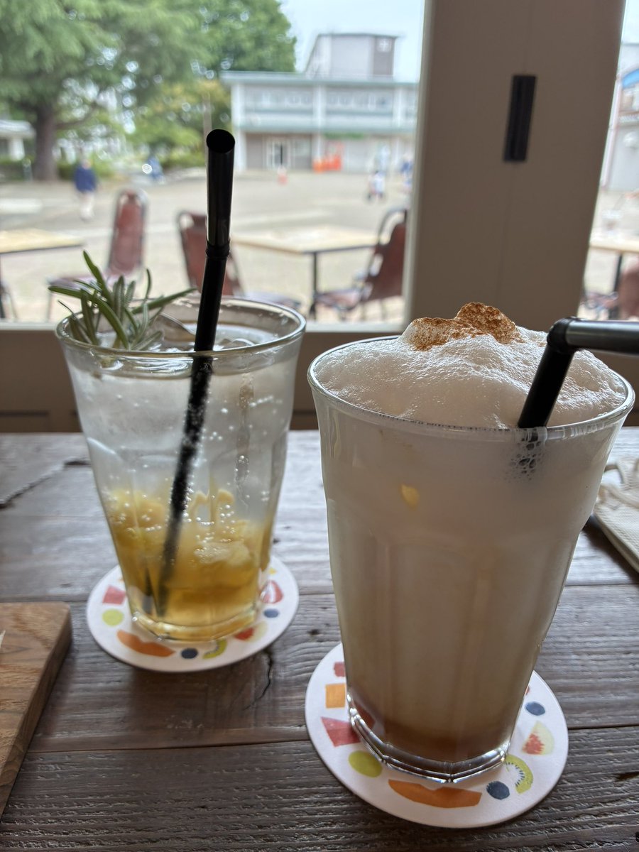 GW最後の日
娘を送りがてら🚗
近くにある手紙舎でランチ🍽️
娘はキーマカレー&amp;アイスチャイ
私はルーロー飯&amp;レモン🍋ジンジャー🫚ソーダ割り