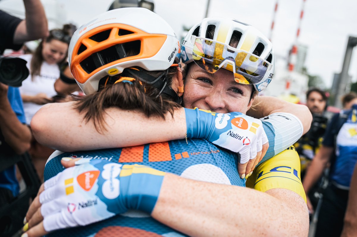 Le Tour de France Femmes avec Zwift tweet media