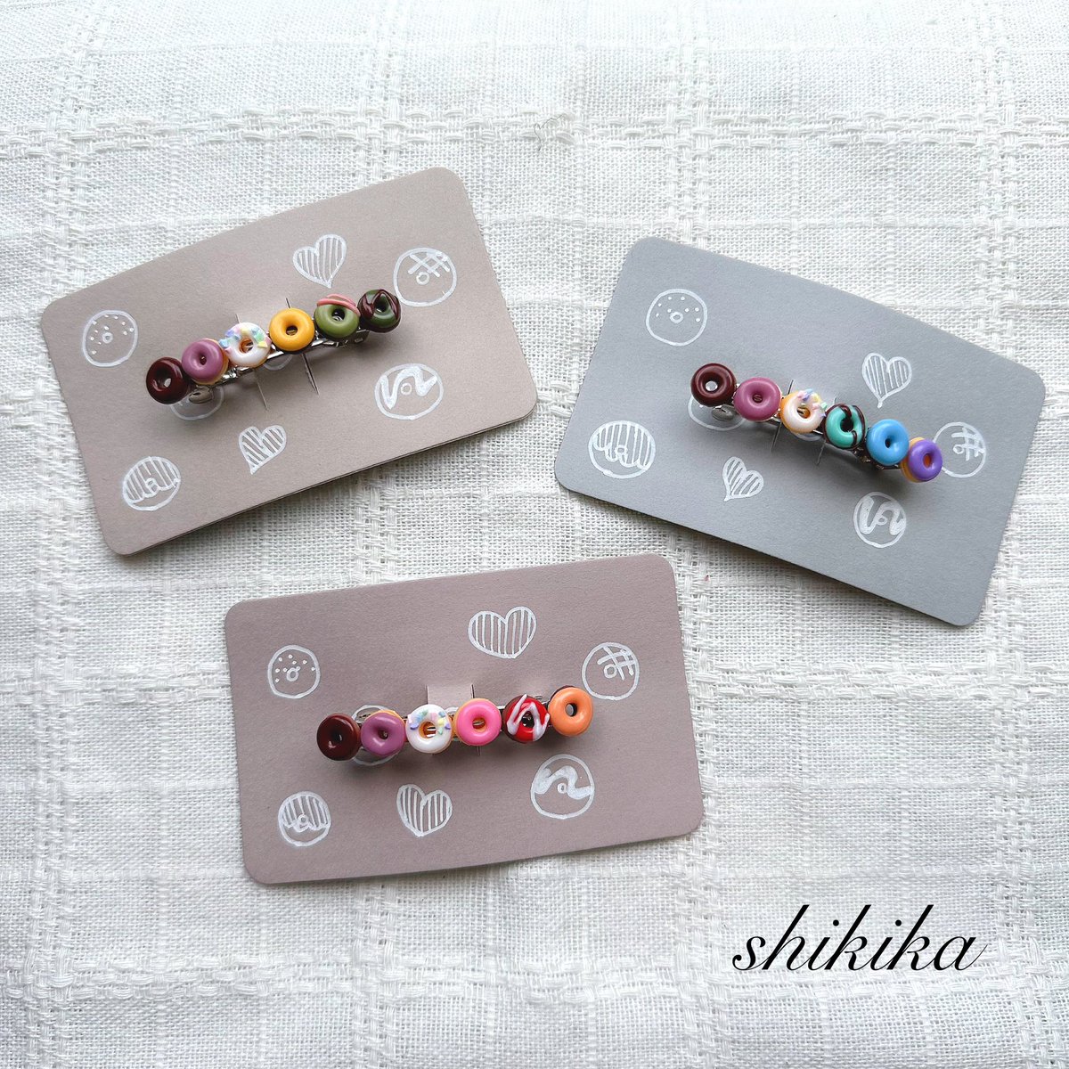 16Shikika's tweet photo. ＼本日最終日／
minneで8,000円以上のお買い物が全品8%OFFになる「あいことばクーポン」を配布中✨

＼人気のハンドメイドアクセサリー／
▼猫ピアス・イヤリング(11種)
https://t.co/cFZvoVUZlC
▼アイスバーピアス・イヤリング
https://t.co/OVSDZrmBha
▼ドーナツバレッタ
https://t.co/MVdcUgPhiS https://t.co/S0HDZTcJie
