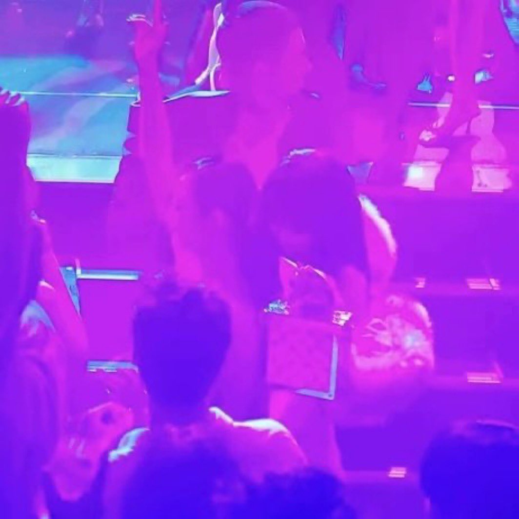 อีเหี้ยยยยยย สองคนนี้แรงเกินอ่ะดิ ลิซ่าหนิงหนิงทำป้าอึ้ง